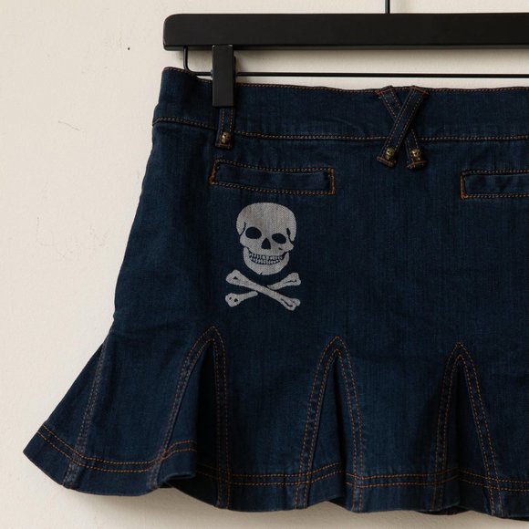 NWT Betsey Johnson Denim Skull Skirt - Picture 2 of 6